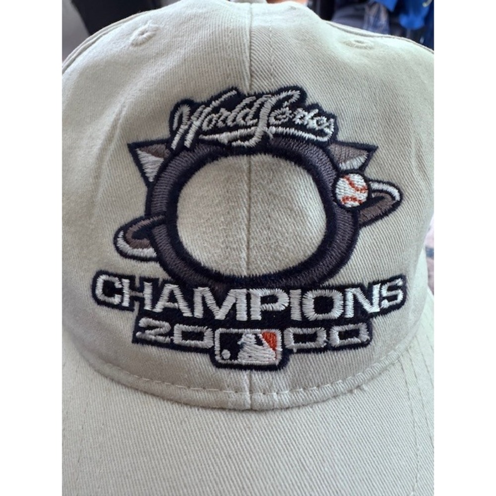 RARE MFG mistake World Series Champions 2000 Hat Mens No Yankee patch/markings